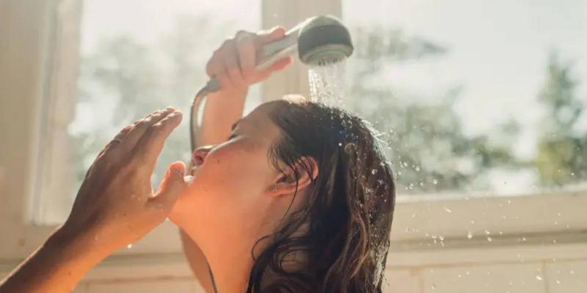 Qué es más beneficioso, ¿bañarse por la mañana o antes de ir a dormir?