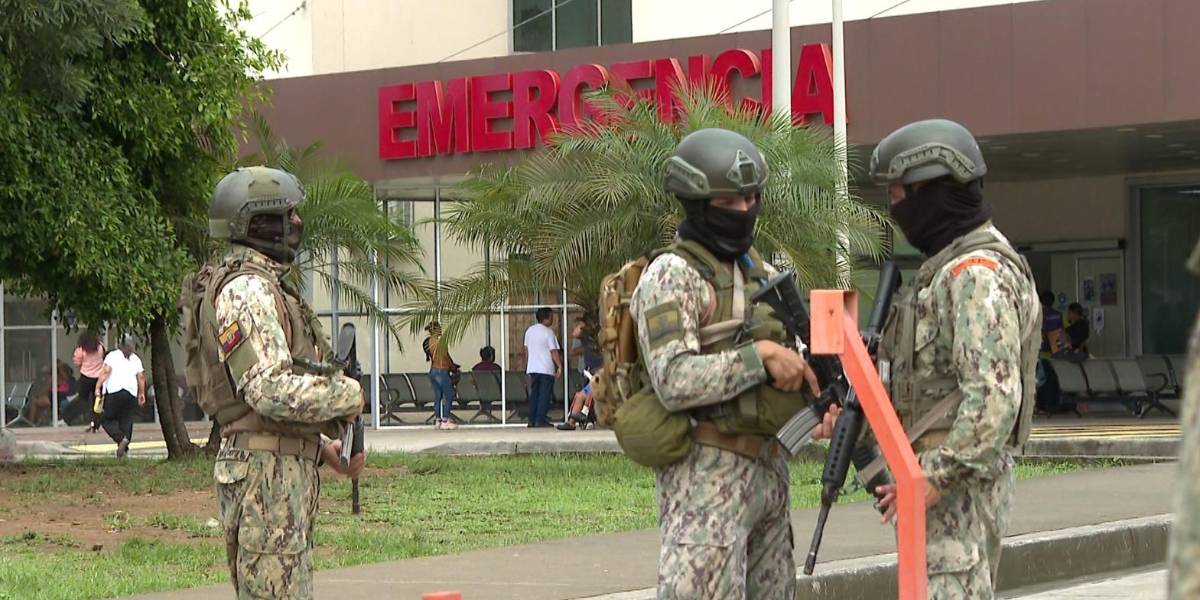 Militares y policías resguardan el Hospital Monte Sinaí ante ausencia de guardias de seguridad