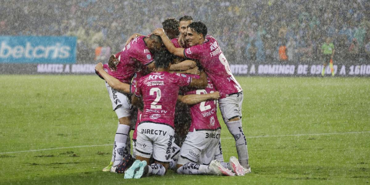 Le costó 11 años a IDV salir campeón del fútbol ecuatoriano