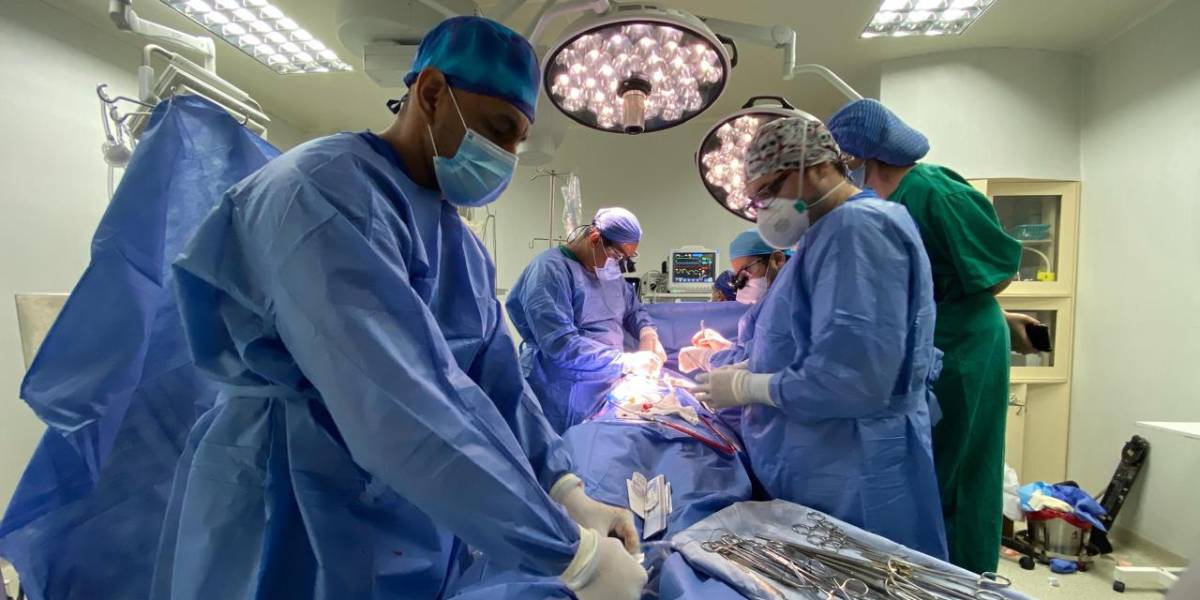 Mujer en estado crítico salvó su vida tras cirugía del corazón, en el Hospital de Especialidades Teodoro Maldonado Carbo