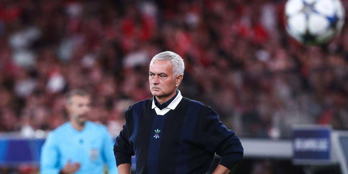 Mourinho es despedido del Fenerbahce luego de su eliminación