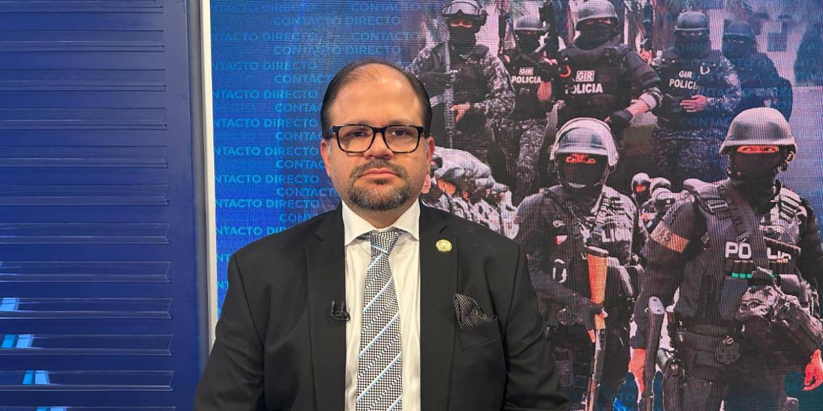 John Reimberg, ministro del Interior: el país estaba entregado, hasta el gobierno pasado, a las mafias