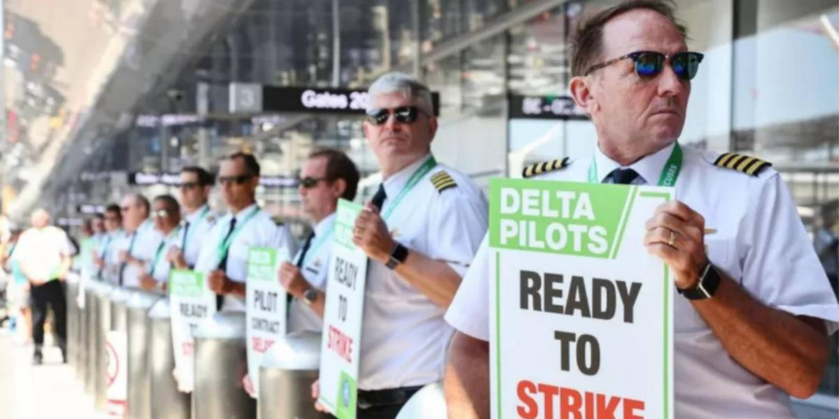 A qué se debe la grave escasez de pilotos que afecta a las aerolíneas de todo el mundo