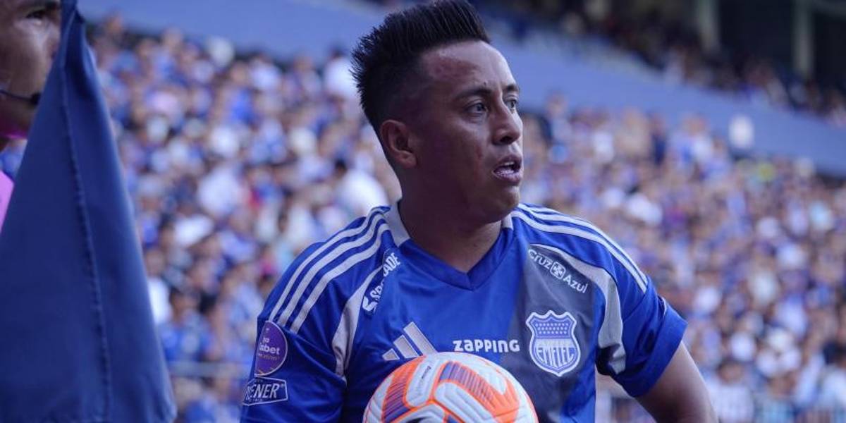 Christian Cueva regresó a Ecuador y ya entrena con Emelec