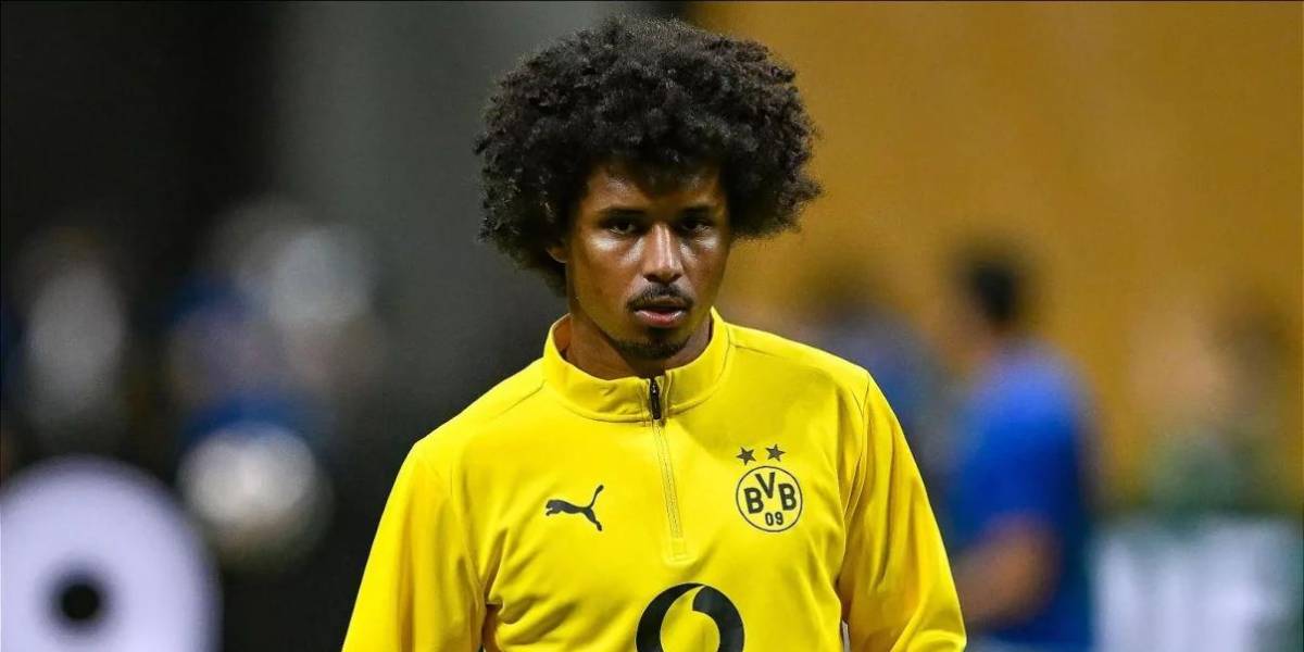 Karim Adeyemi, jugador del Borussia Dortmund, es sancionado por posesión ilegal de armas