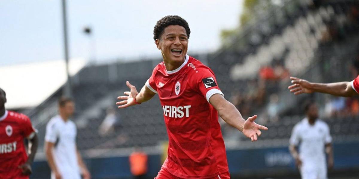 Dos futbolistas ecuatorianos participarán en la Champions League 2023-2024