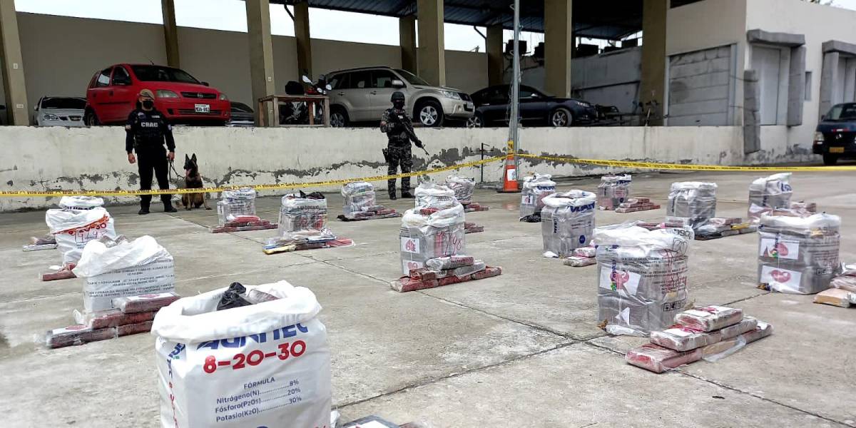 La Policía incautó 2.4 toneladas de cocaína en un puerto de Guayaquil