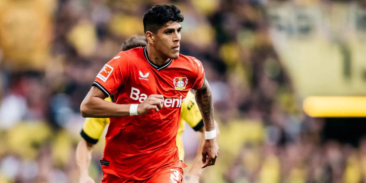 Hincapié gana con el Leverkusen y es puntero en la Bundesliga