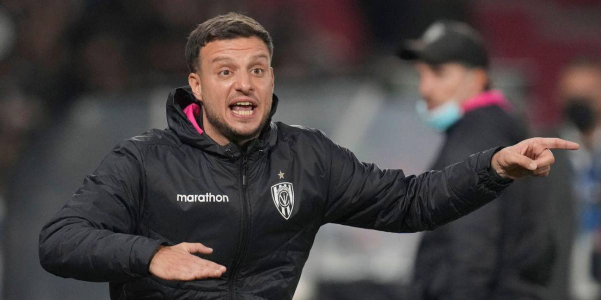 Cruce de palabras entre entrenadores marcó el post IDV y Gualaceo: ¡Que se vayan a otro país!