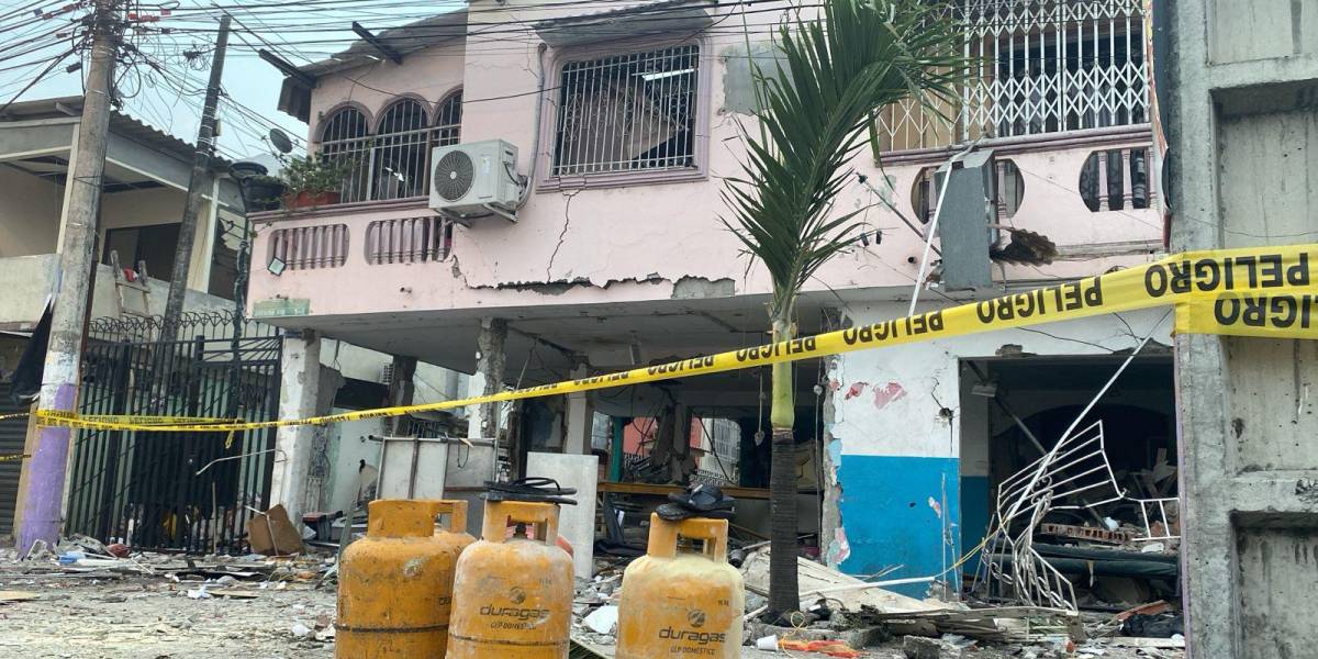 Una gran explosión en el sur de Guayaquil dejó ocho lesionados, una vivienda destruida y carros dañados