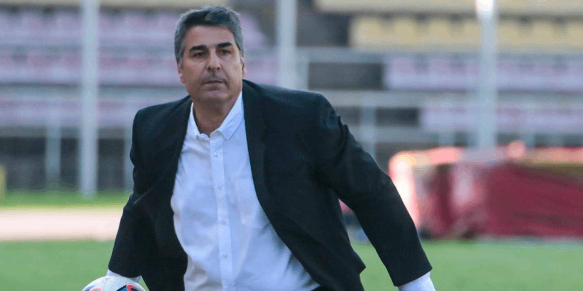 Santiago Escobar 'no dudaría' en volver a dirigir en el fútbol ecuatoriano