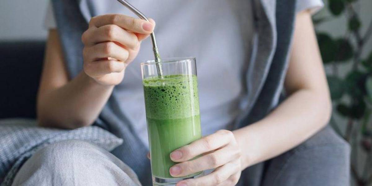 ¿Realmente te hacen más sano los “súperverdes”, los suplementos verdes en polvo?