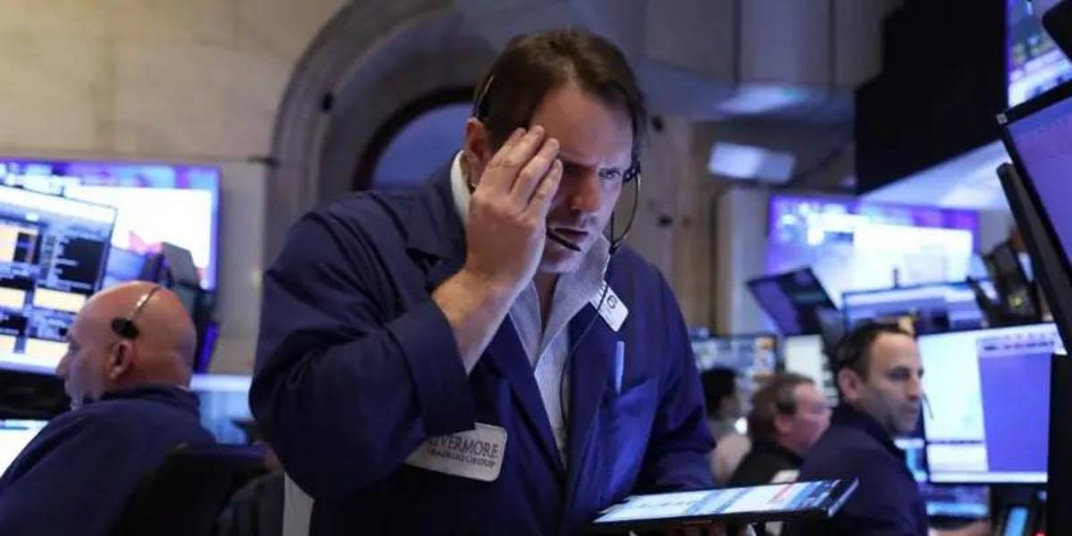 Fuertes caídas del dólar y de las bolsas del mundo tras el anuncio de aranceles de Trump