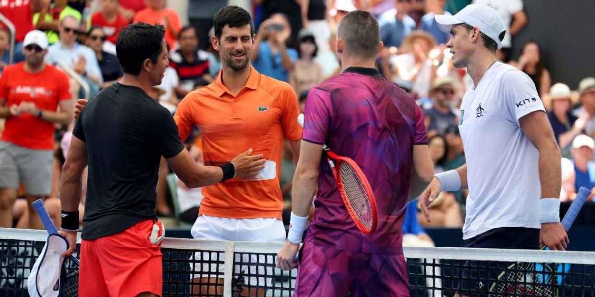El ecuatoriano Gonzalo Escobar derrotó en dobles a Novak Djokovic en el ATP de Adelaida