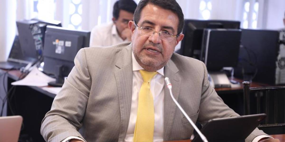 El CAL negó licencia sin sueldo para Santiago Díaz, asambleísta acusado de violación