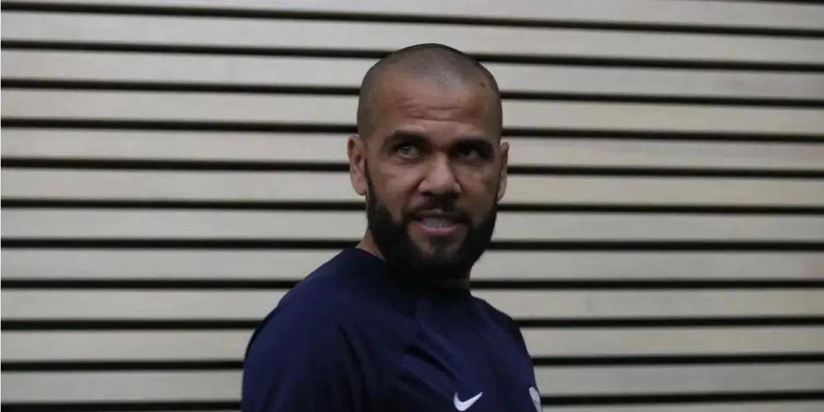 La Fiscalía pide mantener preso a Dani Alves al que incrimina la prueba de ADN