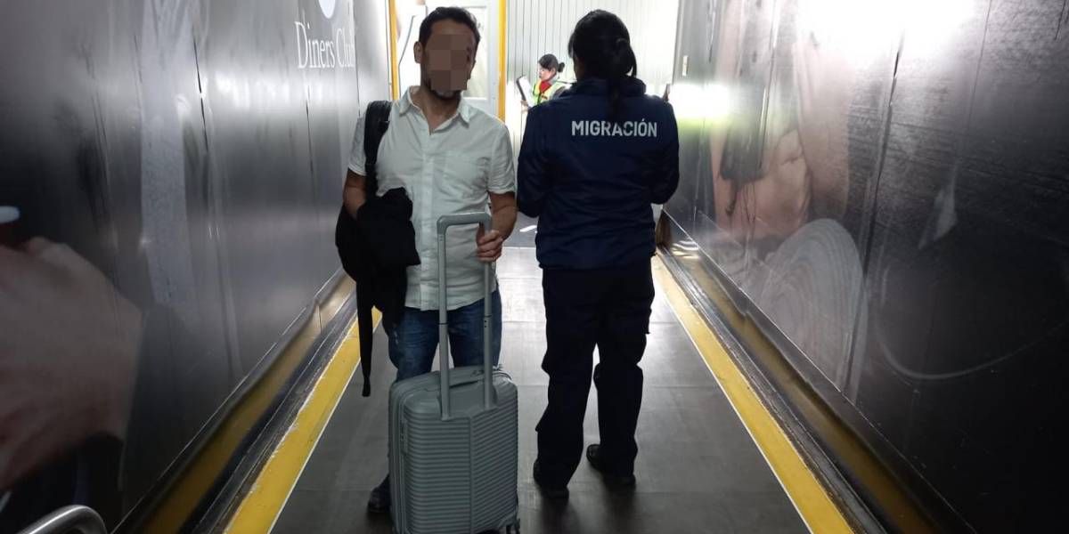 Ecuador impide ingreso de colombiano con alerta roja de Interpol en caso de narcotráfico
