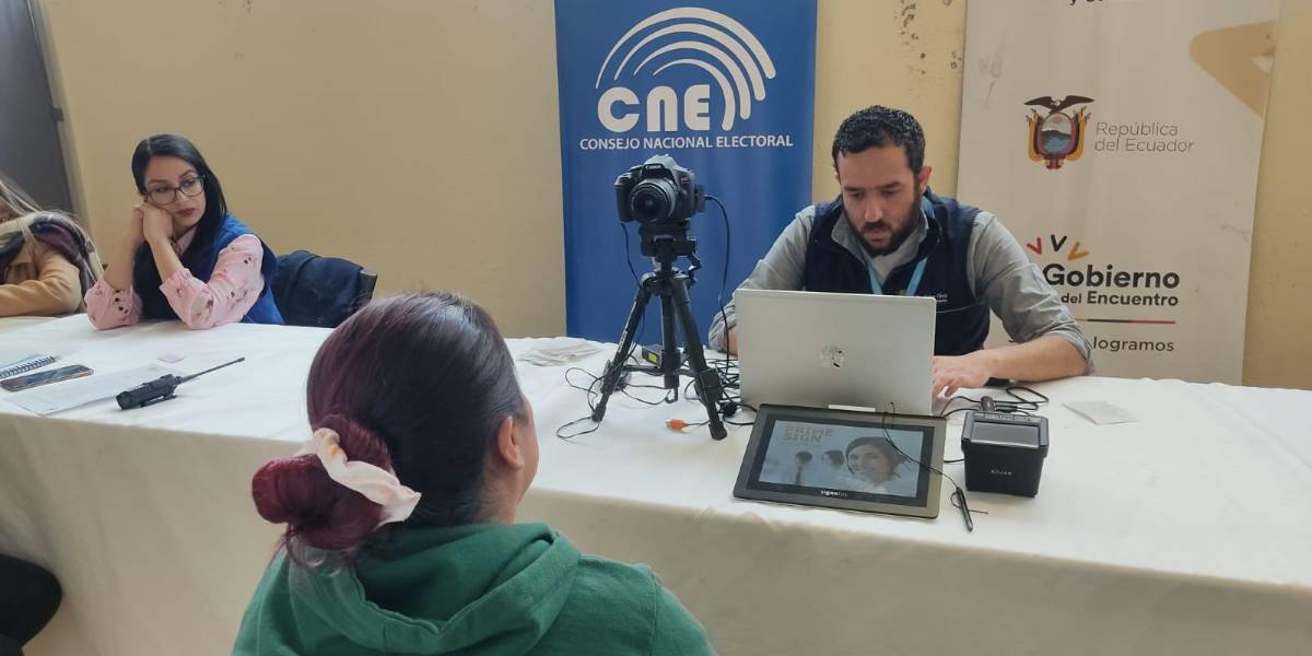 Elecciones Ecuador 2023: 19 agencias del Registro Civil amplían su horario de atención para el servicio de cedulación