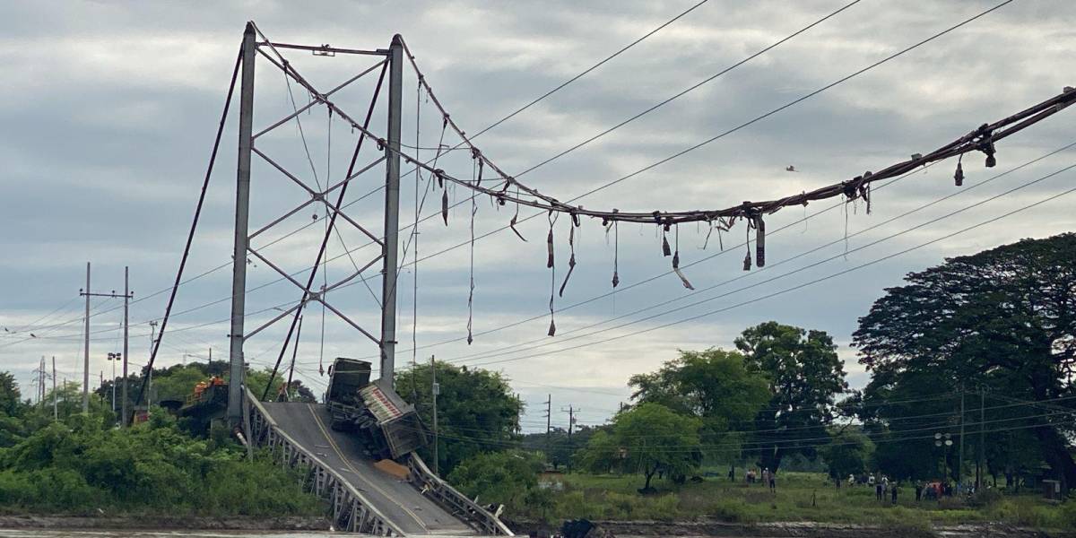 Tres desaparecidos tras colapso del puente Gonzalo Icaza Cornejo, que conectaba Daule y Nobol