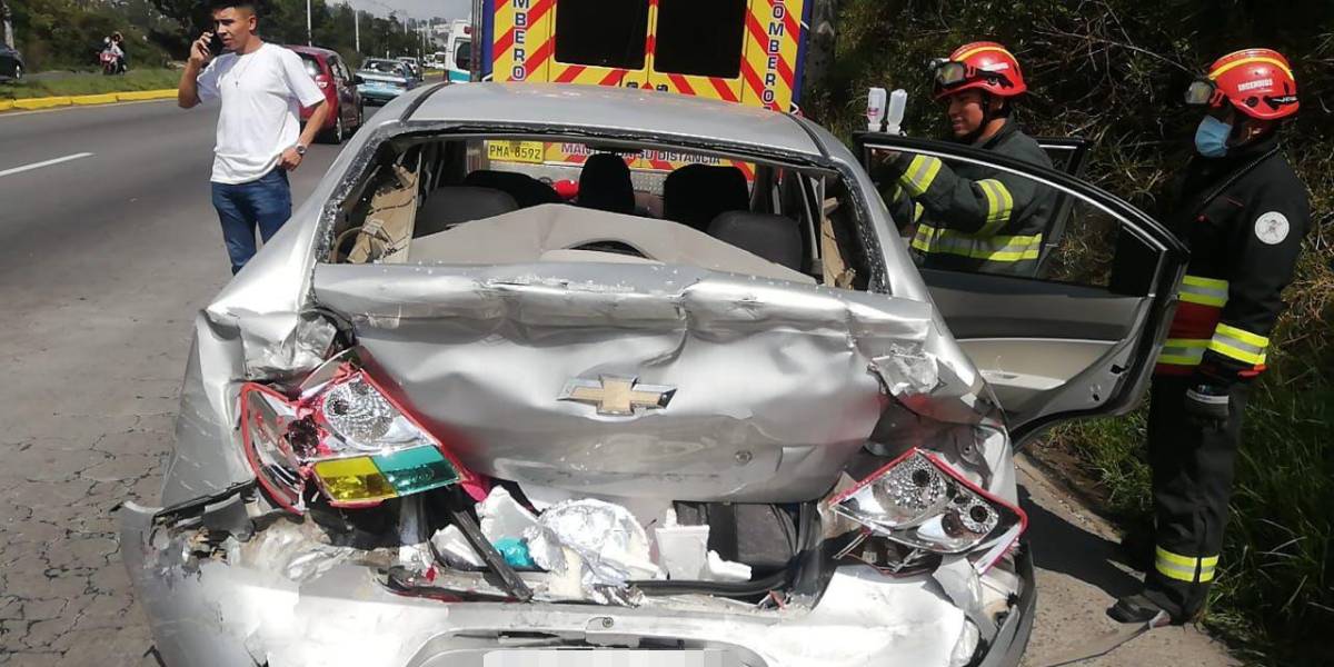 Accidente de tránsito múltiple deja 14 heridos en Quito