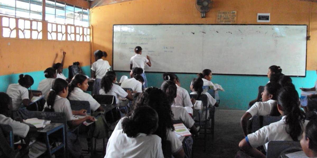 Clases virtuales en Esmeraldas, Rioverde y Atacames por falta de agua