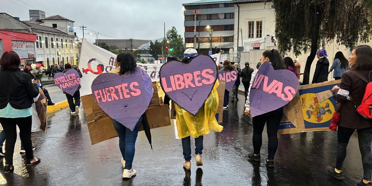 Día de la Mujer: así se vivió la marcha en Quito