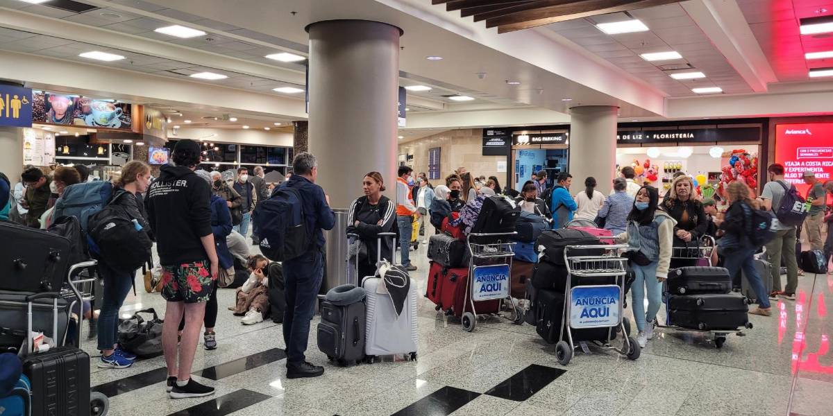 El Gobierno de Daniel Noboa recomienda a los ecuatorianos no viajar a Venezuela