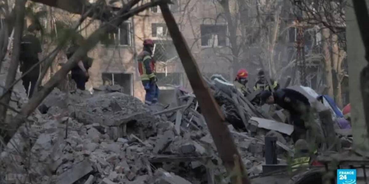 Ataque ruso deja al menos 10 muertos y más de 100 heridos en Kiev