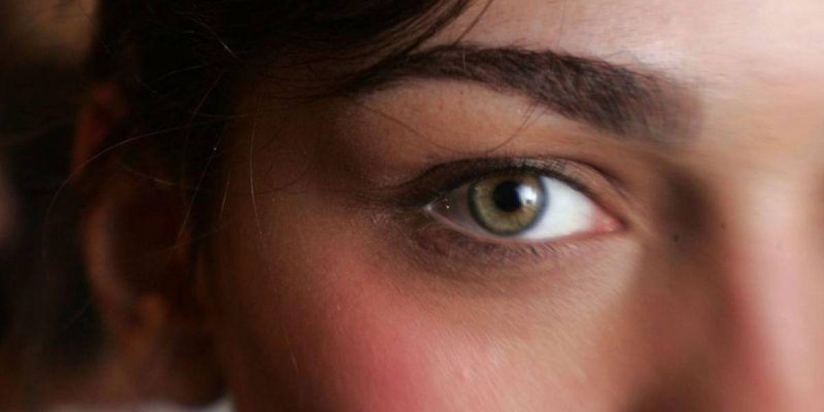 ¿Por qué nuestros ojos pueden cambiar de color con los años?