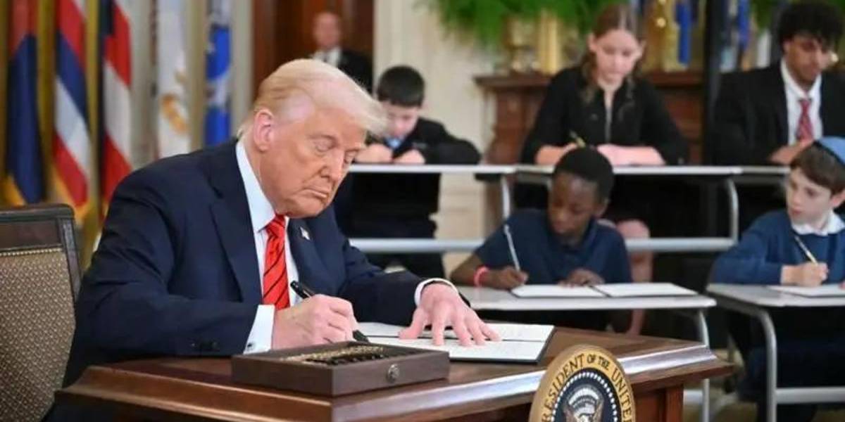 Qué hace el Departamento de Educación de EE. UU. y por qué Trump firmó una orden ejecutiva para empezar a desmantelarlo