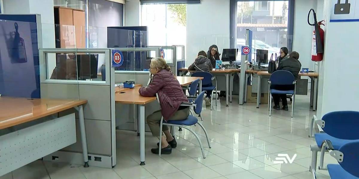 Finanzas debe USD 118,8 millones por devolución de IVA a adultos mayores