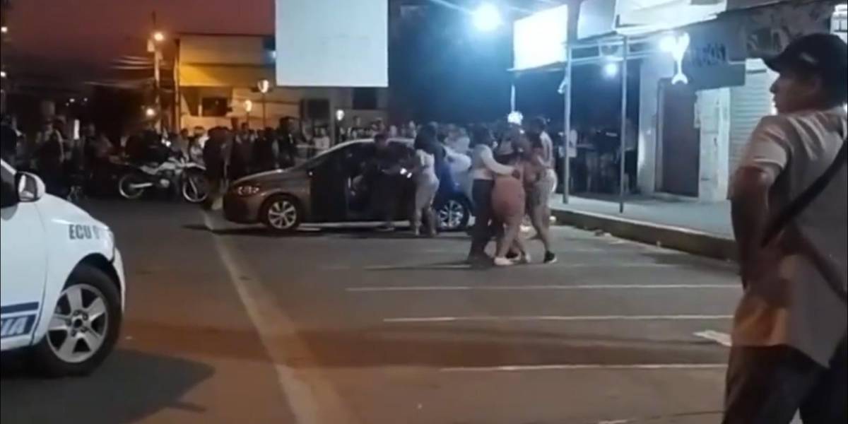 Manta: Tres hombres fueron acribillados dentro de un vehículo