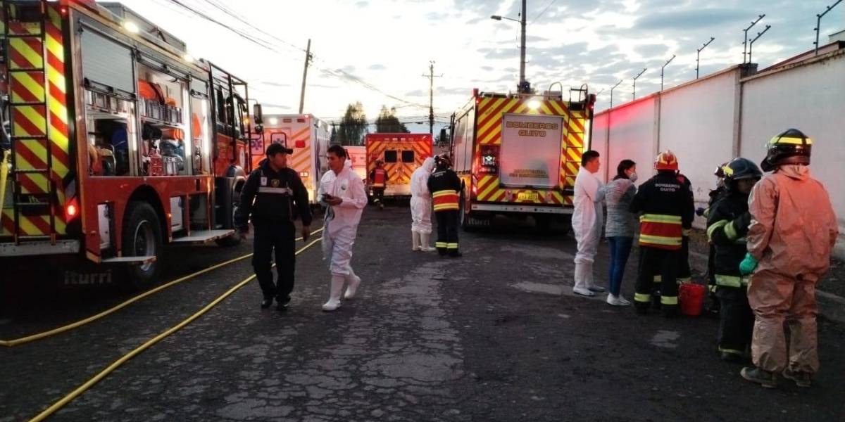 Sangolquí: 20 trabajadores resultaron afectados por un derrame de químicos en una empresa