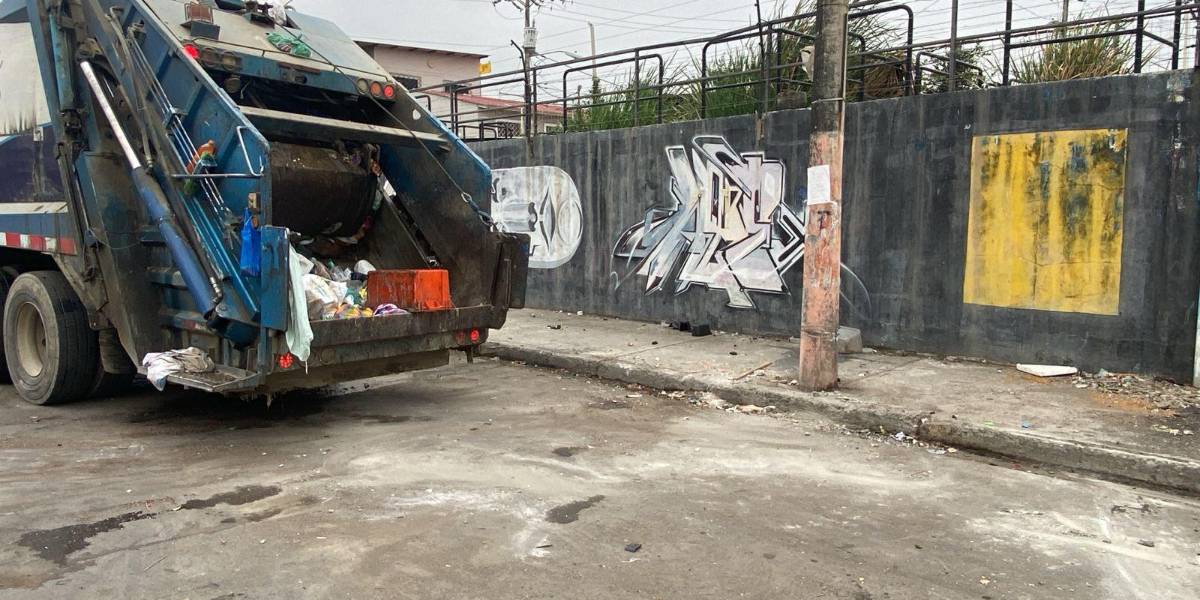 El cadáver de una mujer fue hallado embalado en una botadero de Durán