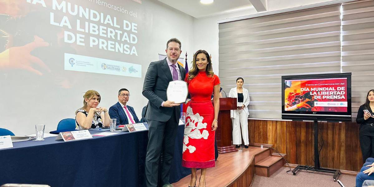 ECUAVISA recibe un reconocimiento a su trayectoria por el Día Mundial de la Libertad de Prensa