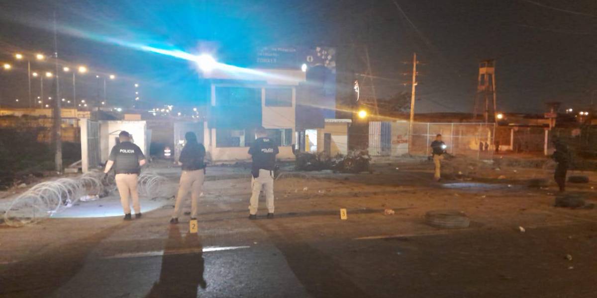 Un coche bomba estalló en los exteriores de la cárcel Regional de Guayaquil
