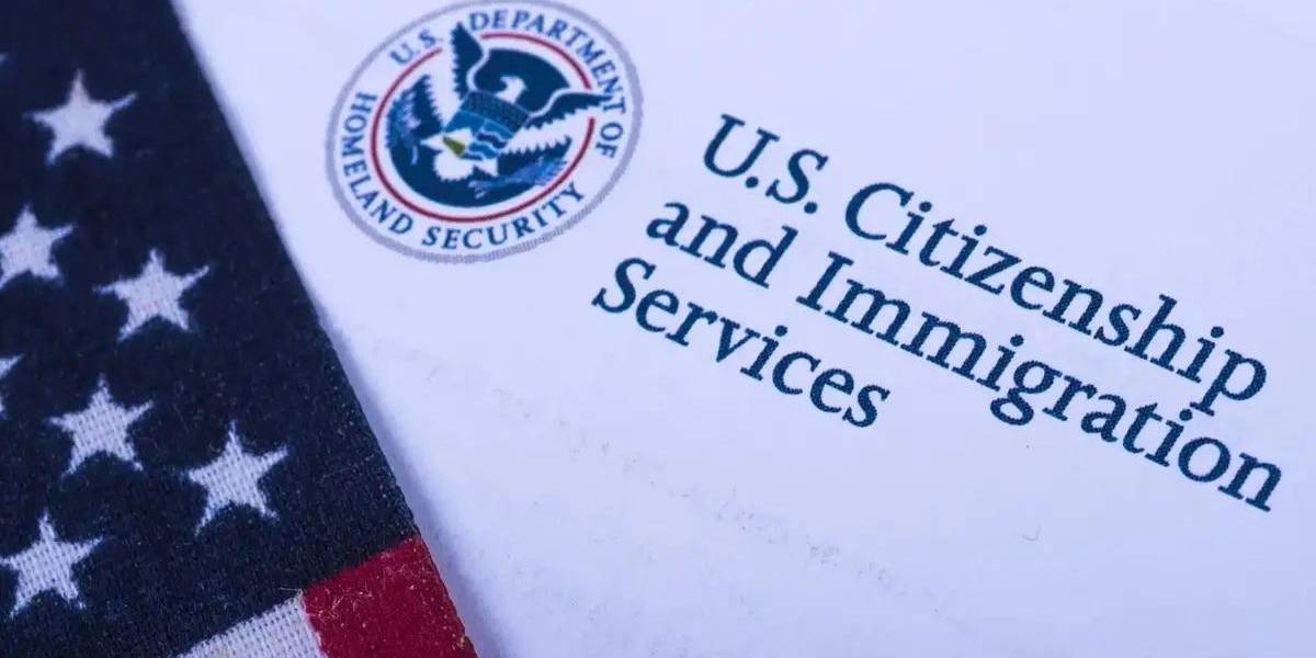 Donald Trump impone una tarifa de USD 100 a quienes soliciten asilo en EE. UU.