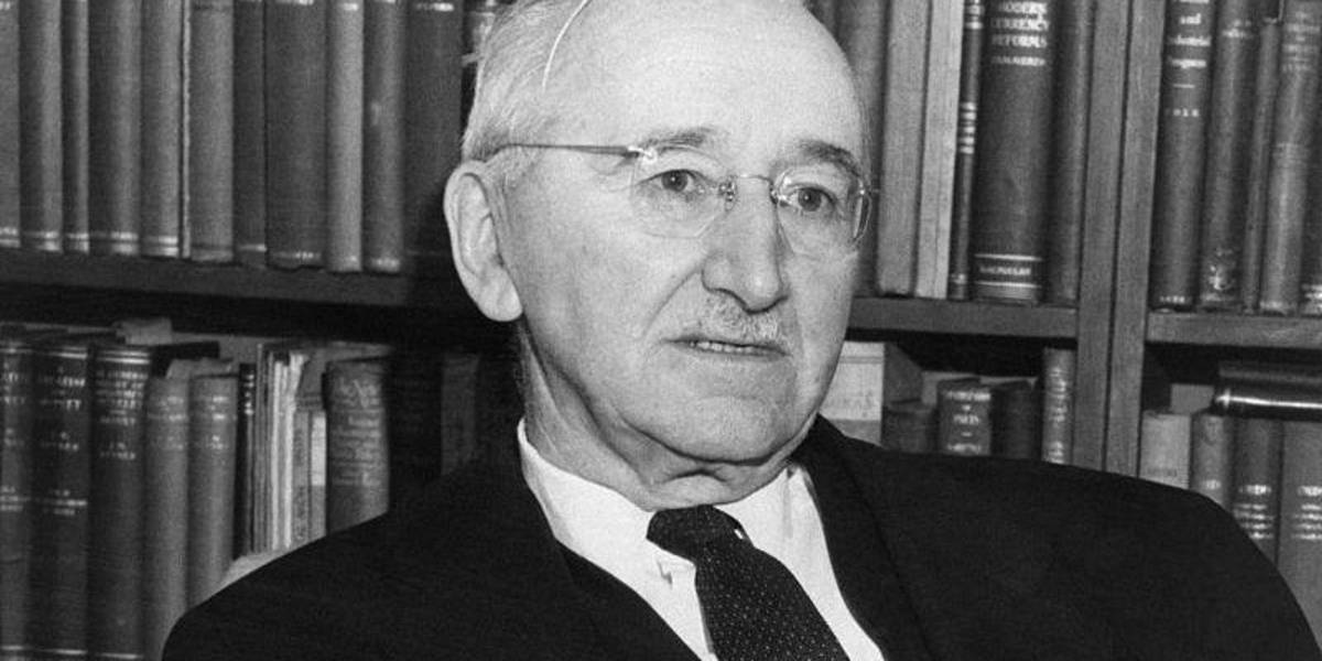 Qué es la Escuela de Austria en la que se inspira Javier Milei y cómo influye en sus radicales ideas económicas