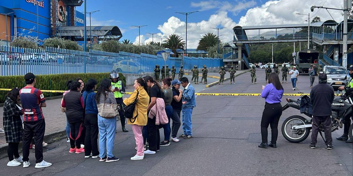 Un delincuente terminó abatido tras intento de asalto a un blindado en centro comercial del sur de Quito