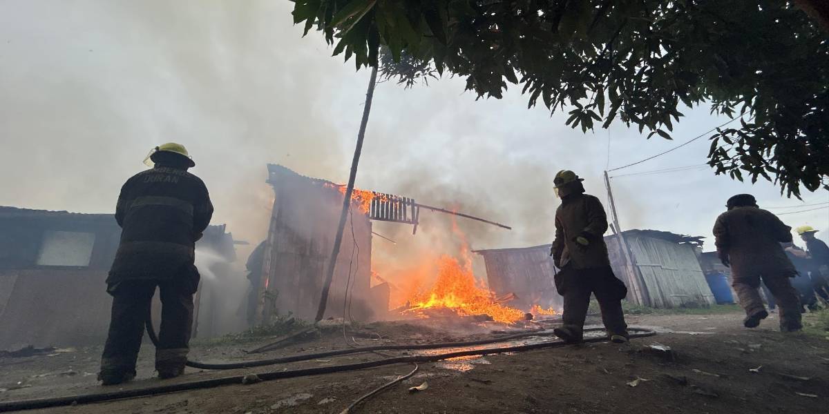 Dos viviendas usadas por las mafias fueron destruidas en Durán