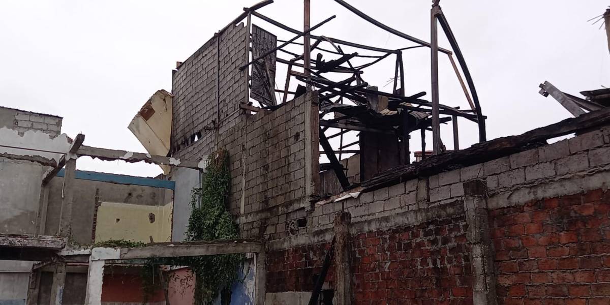 Hombre de 76 años muere en un incendio en la Playita del Guasmo, sur de Guayaquil