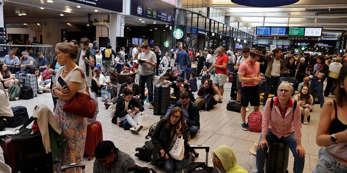 Un ataque masivo golpea las líneas ferroviarias francesas en París y afecta a 800.000 pasajeros antes de la ceremonia inaugural de los Juegos Olímpicos