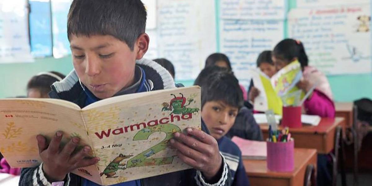 El Gobierno ecuatoriano muestra interés por la educación intercultural bilingüe de Bolivia