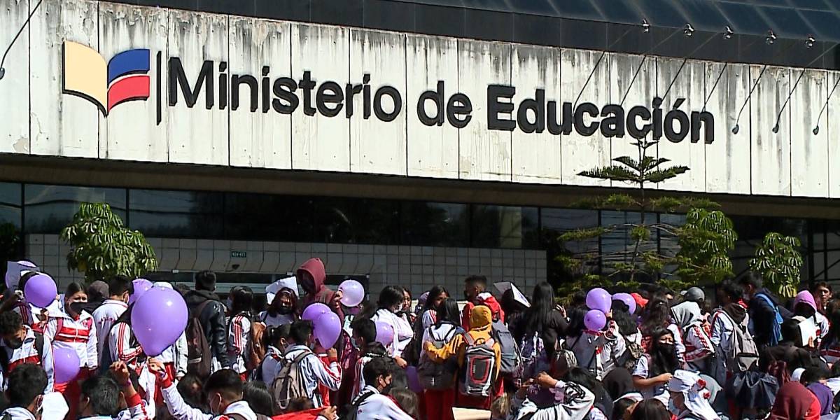 Menor violada presuntamente en un bus escolar en Quito irá al programa de víctimas y testigos