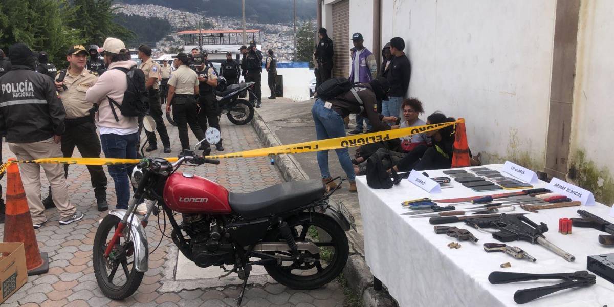 Seis detenidos con armas de fuego en el sector La Delicia, al norte de Quito