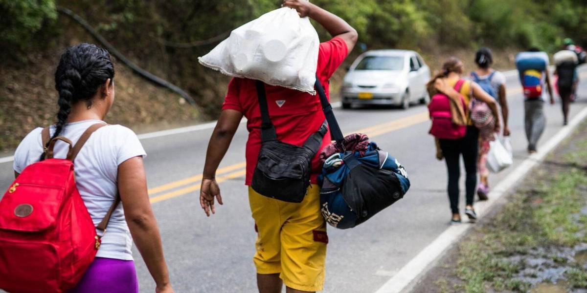 Lasso llega a la Cumbre de las Américas con la oferta de regular a los venezolanos