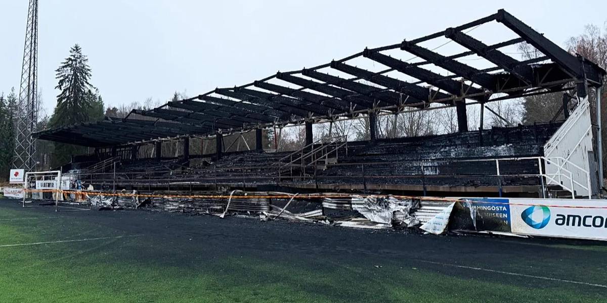 Equipo de Finlandia descendió y sus hinchas incendiaron su estadio