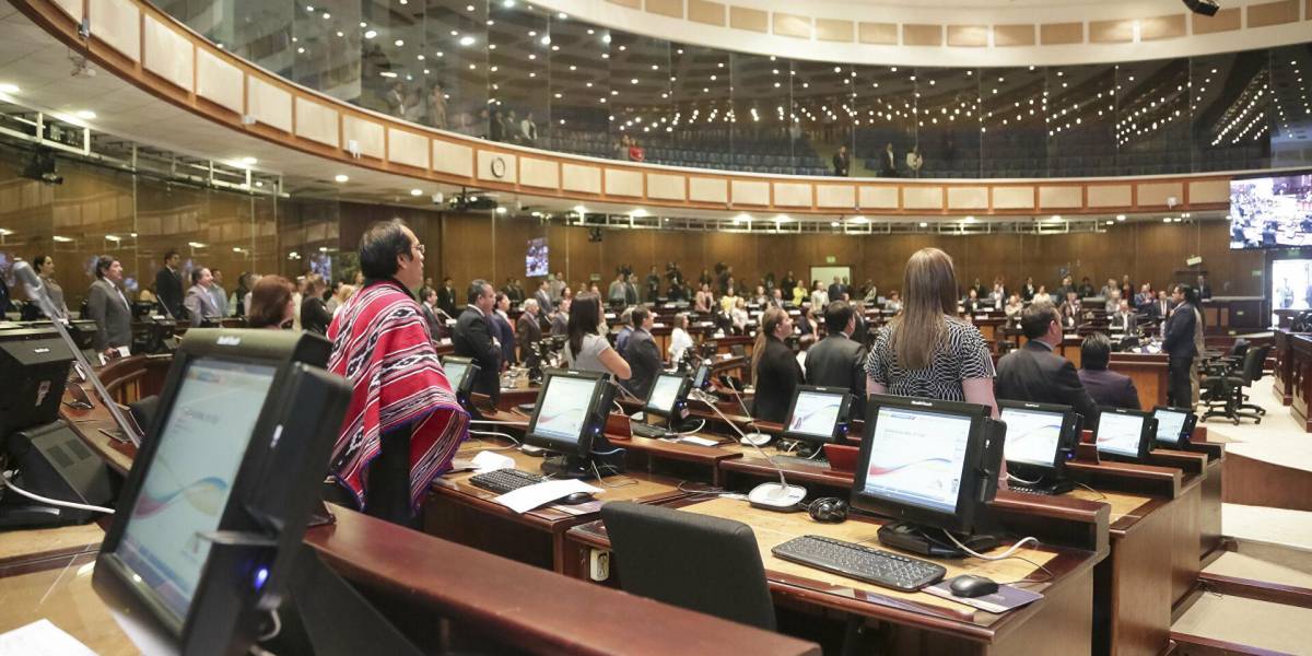 Desacuerdo en inauguración de Asamblea expone debilidad en alianzas