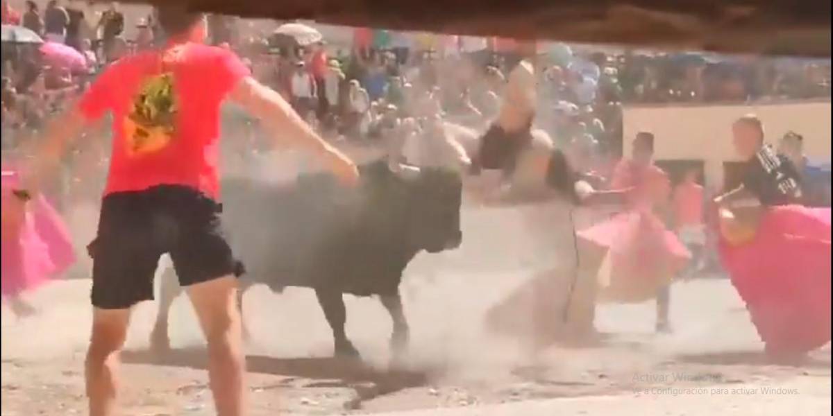 (VIDEO) | Turista francés es atacado por un toro en Albacete, España, y es herido de gravedad