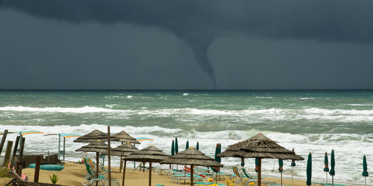 Qué son las trombas marinas, una de las posibles causas del naufragio del yate de lujo cerca de Sicilia que dejó varios muertos
